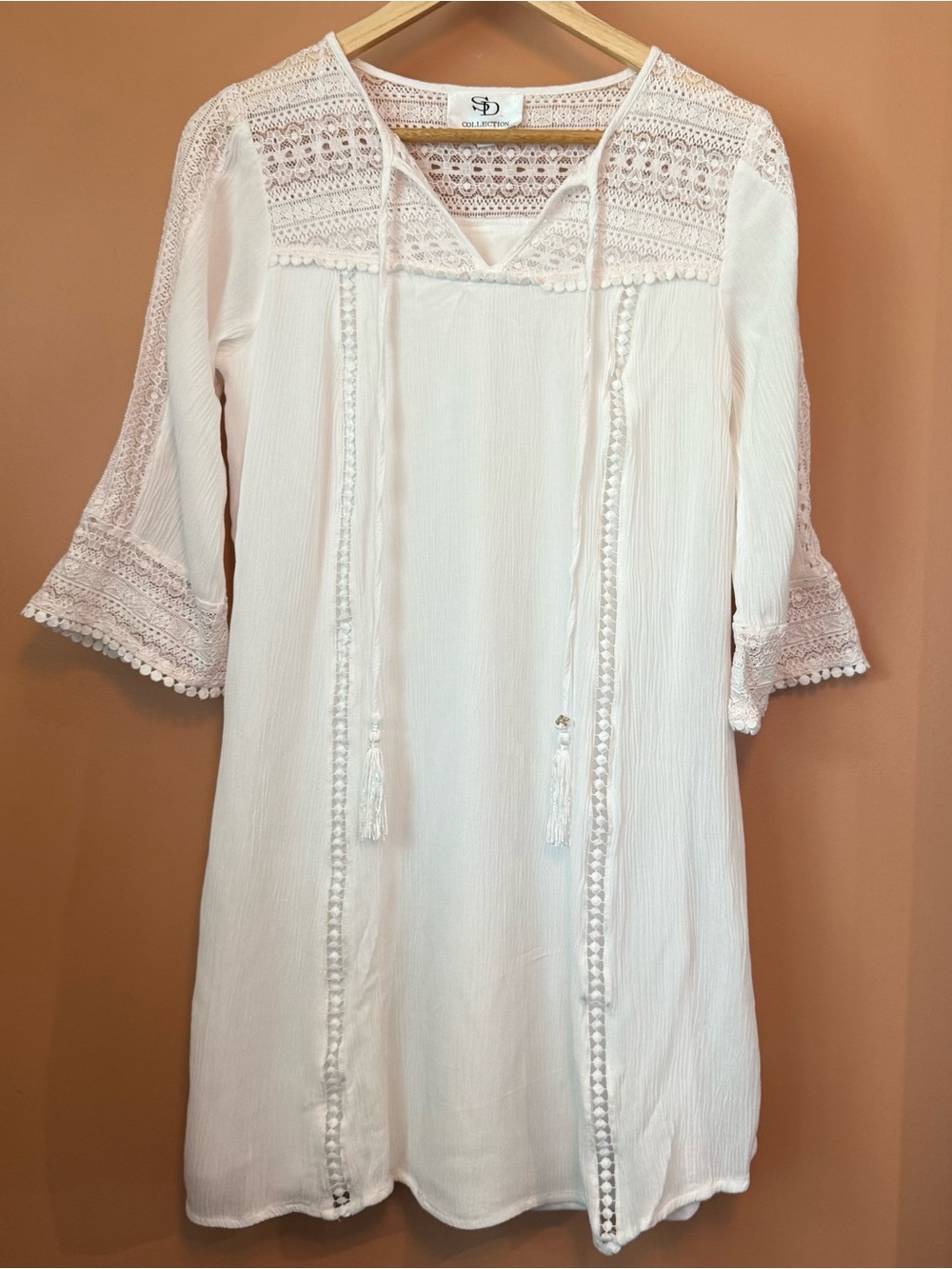 SD Collection White Lace Dress Medium Boho Tassel Bell Sleeve Resort Vacation
